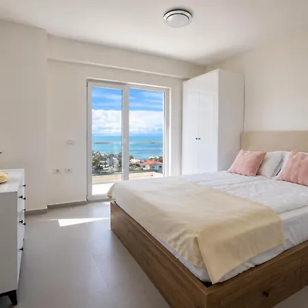 Vale Appartement Golem (Tirana)